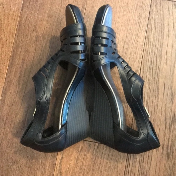 Clark’s Genuine Leather Bendables Wedge EUC - Picture 2 of 7